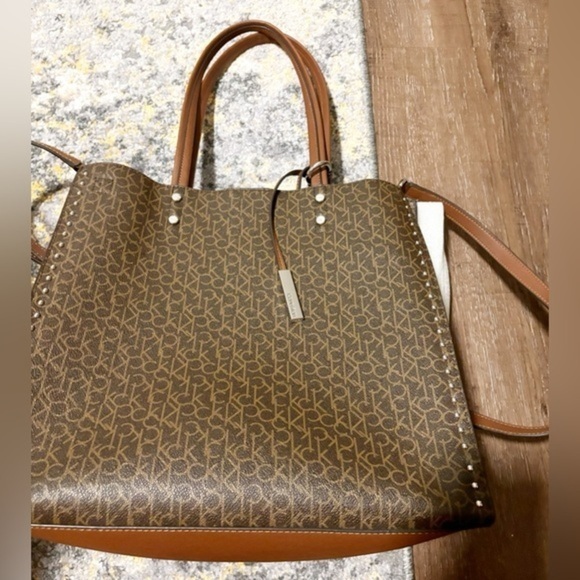 Calvin Klein tote bag monogram with silver studs on both sides - Picture 4 of 9